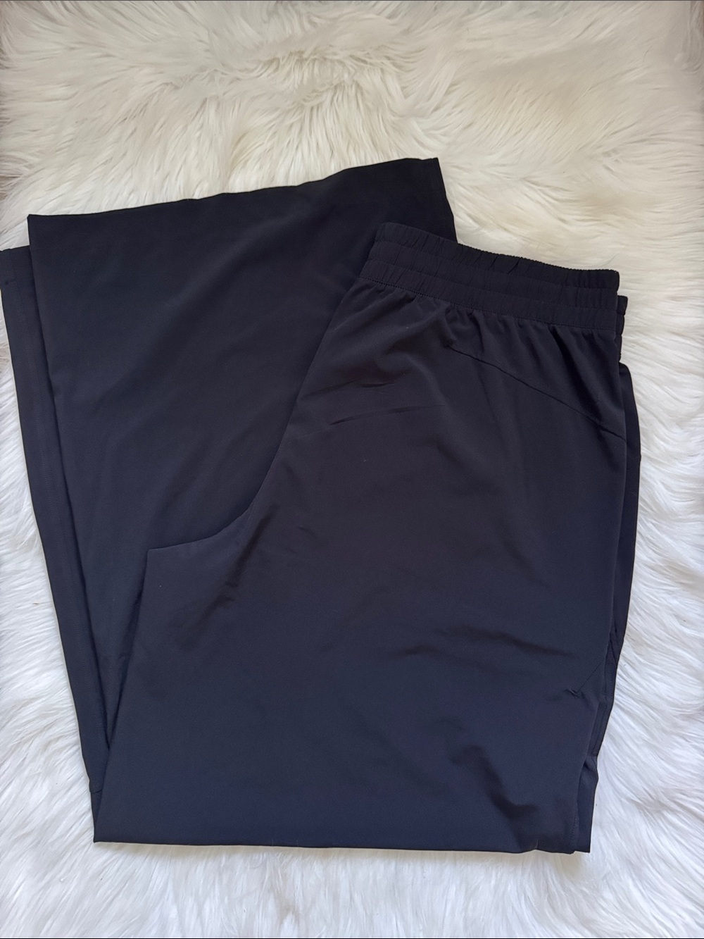 LULULEMON Swift Wide Leg Mid Rise Pant in black